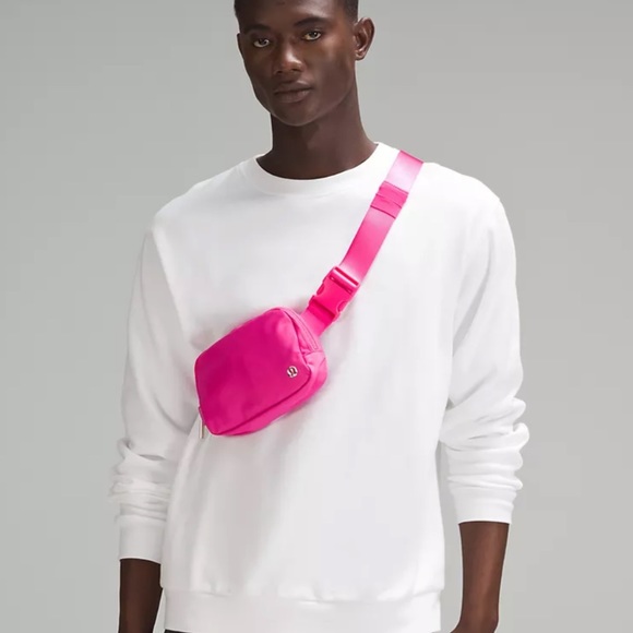 Lululemon Everywhere Belt Bag 1L NWT Sonic Pink & White - Picture 6 of 6